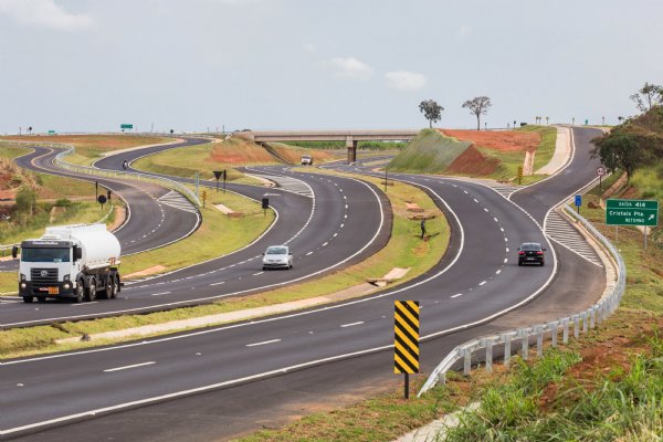 Impacto do coronavírus no transporte de cargas chega a 26% segundo dados do Decope